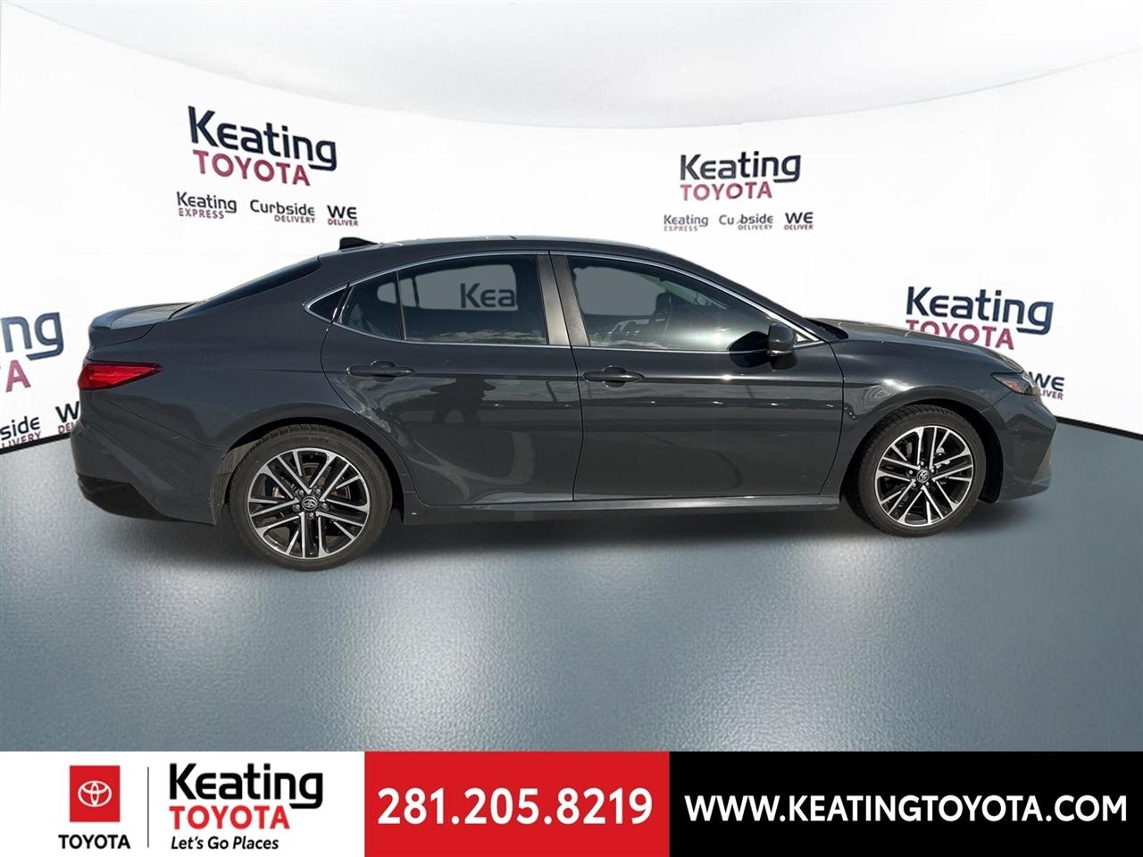 Toyota Camry Hybrid XLE 2025