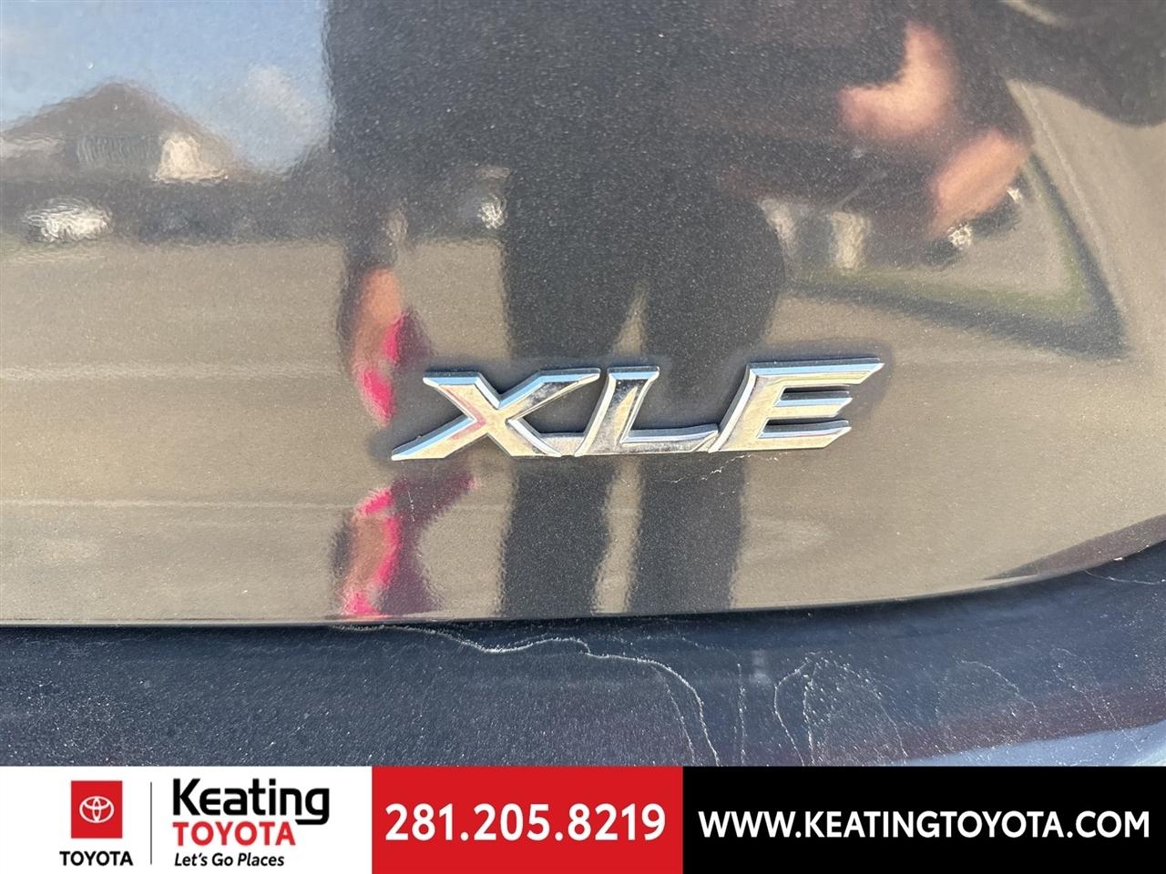 Toyota Camry Hybrid XLE 2025