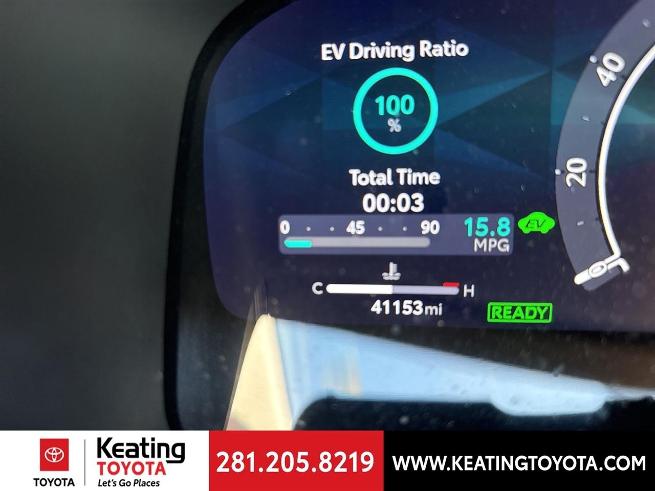 Toyota Camry Hybrid XLE 2025