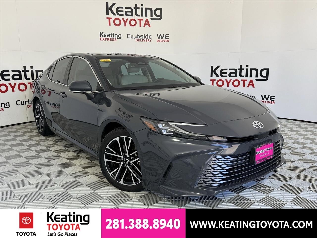 Toyota Camry Hybrid XLE 2025