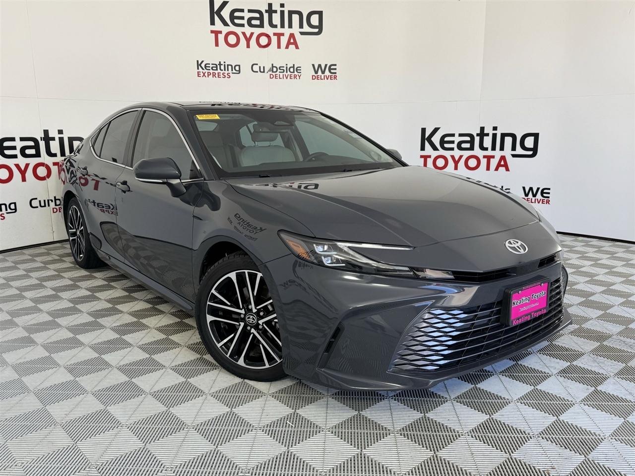 Toyota Camry Hybrid XLE 2025