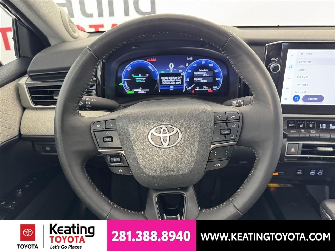 Toyota Camry Hybrid XLE 2025