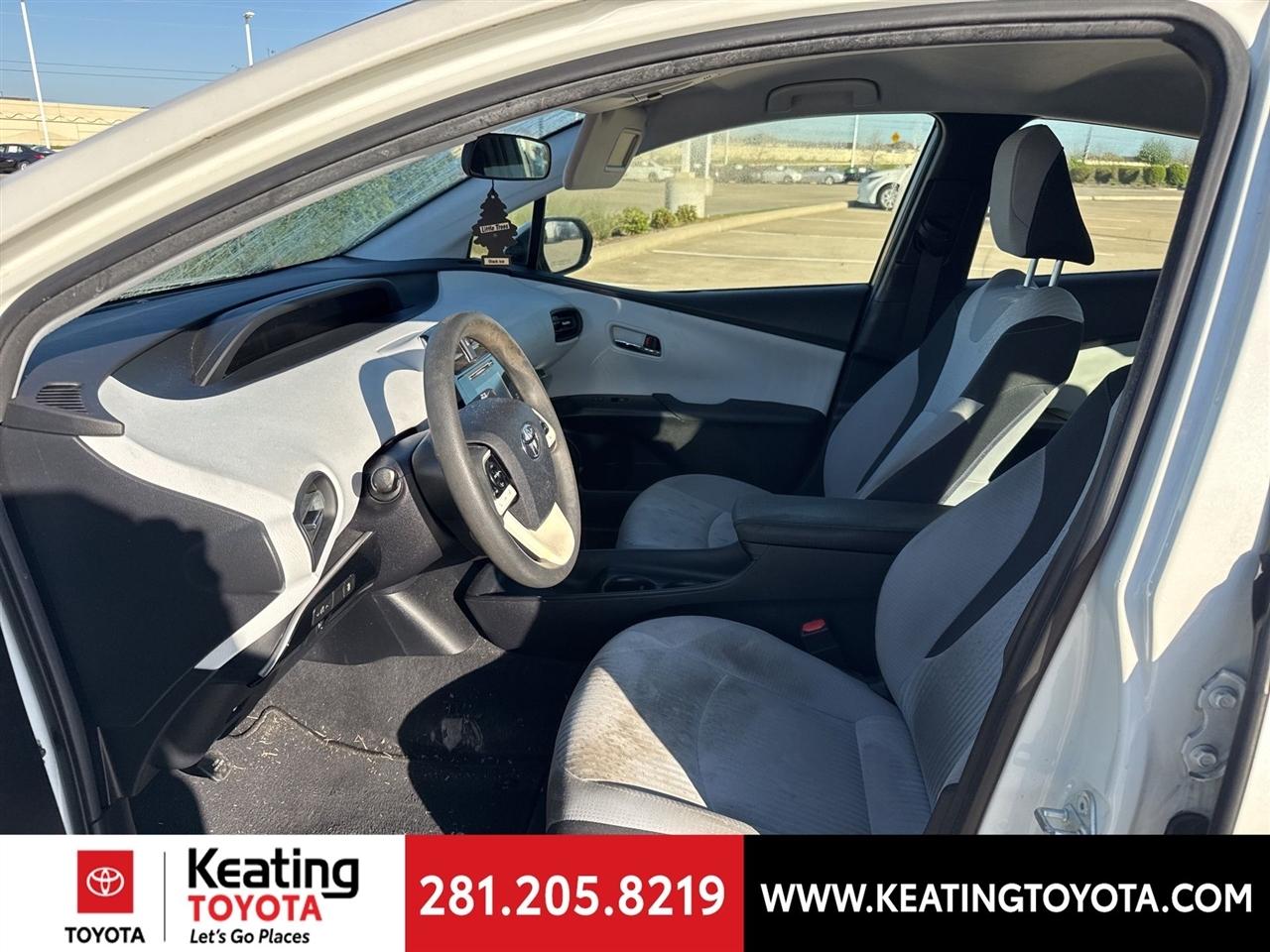 Toyota Prius Two 2017