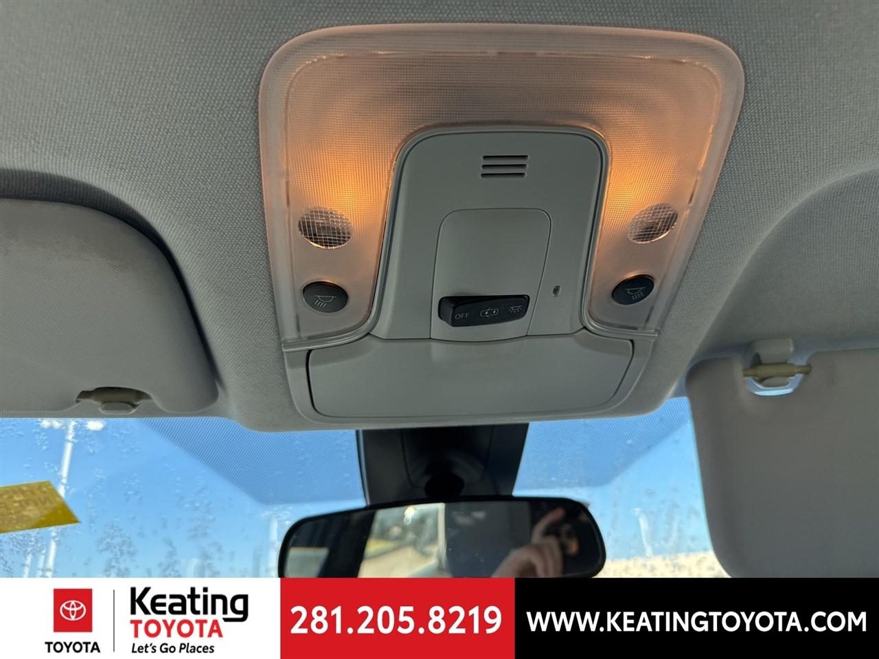 Toyota Prius Two 2017