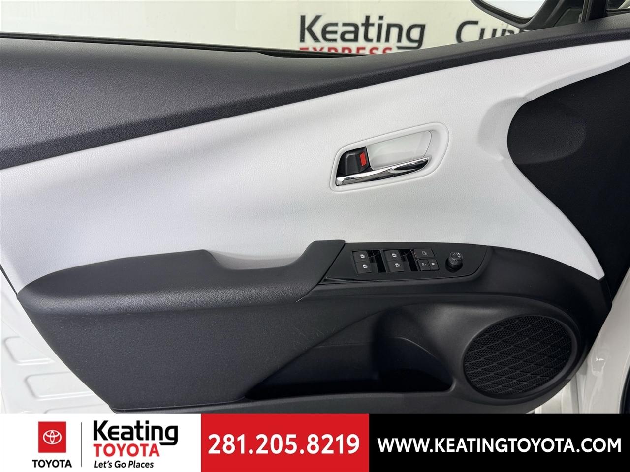 Toyota Prius Two 2017