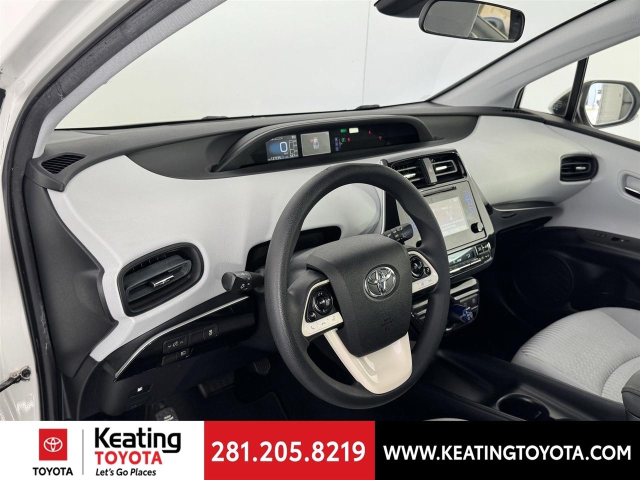 Toyota Prius Two 2017