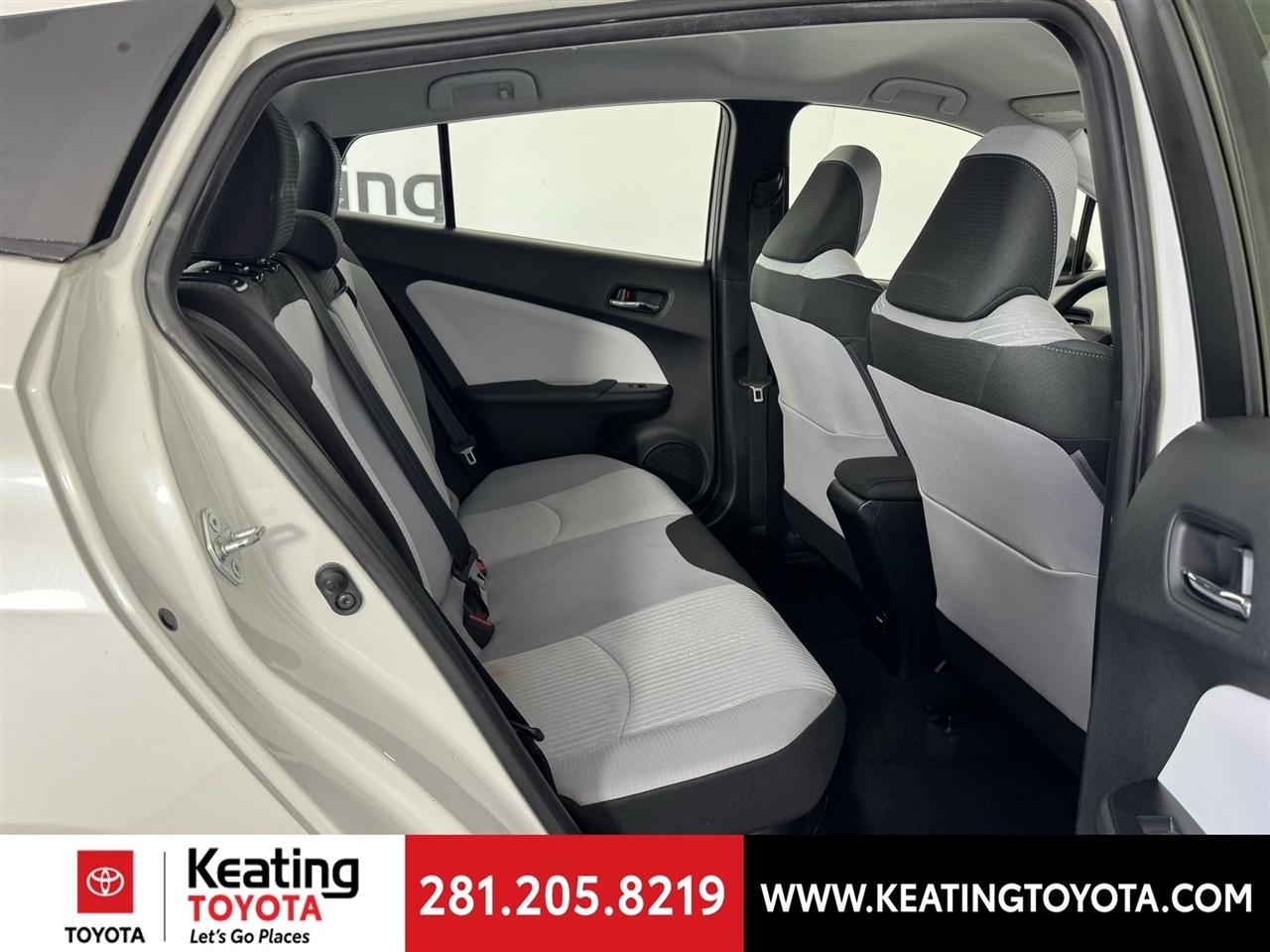 Toyota Prius Two 2017