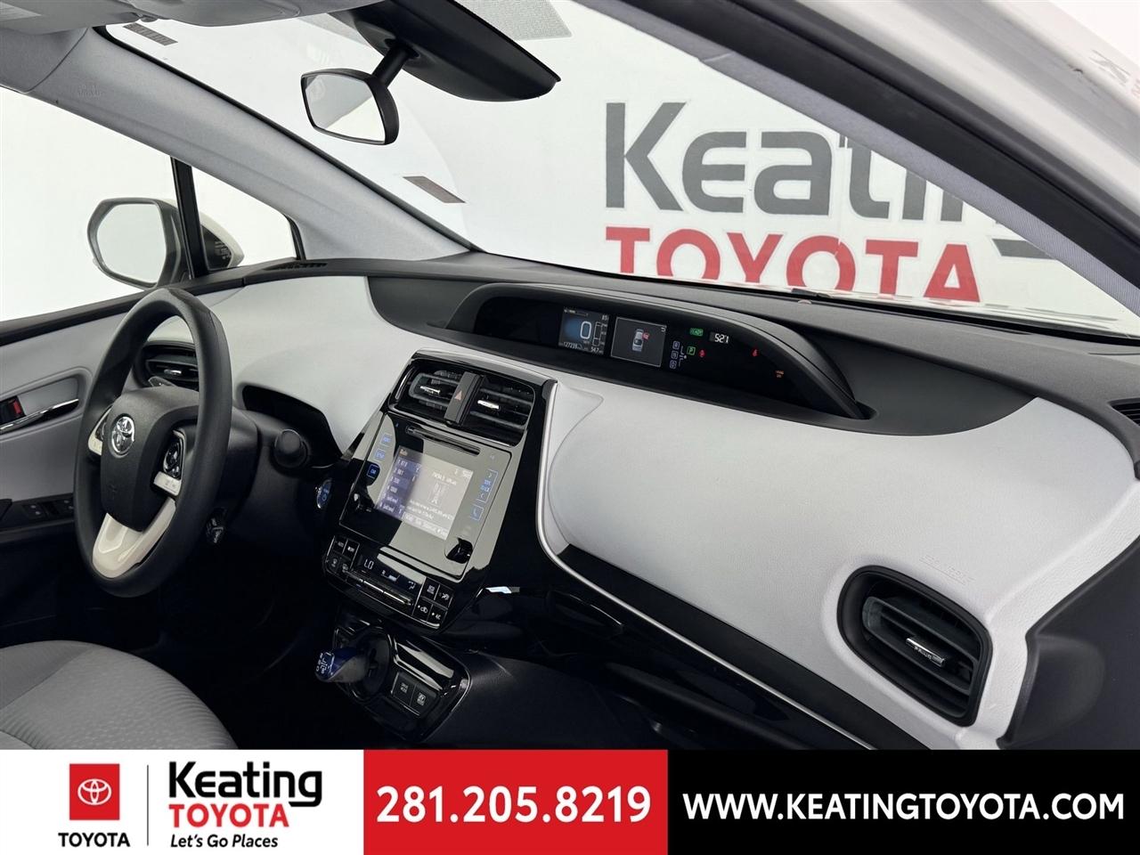 Toyota Prius Two 2017