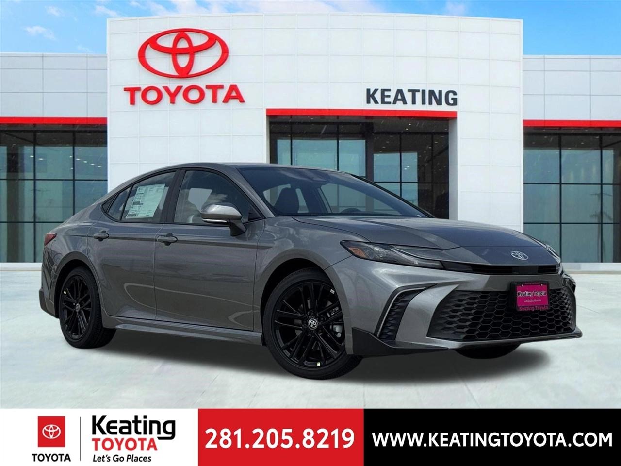 Toyota Camry Hybrid XLE 2026