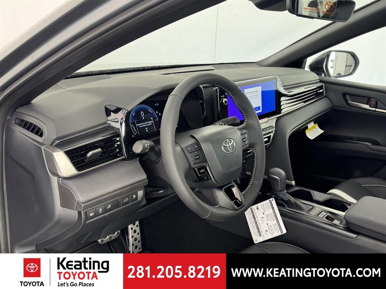 Toyota Camry Hybrid XLE 2026