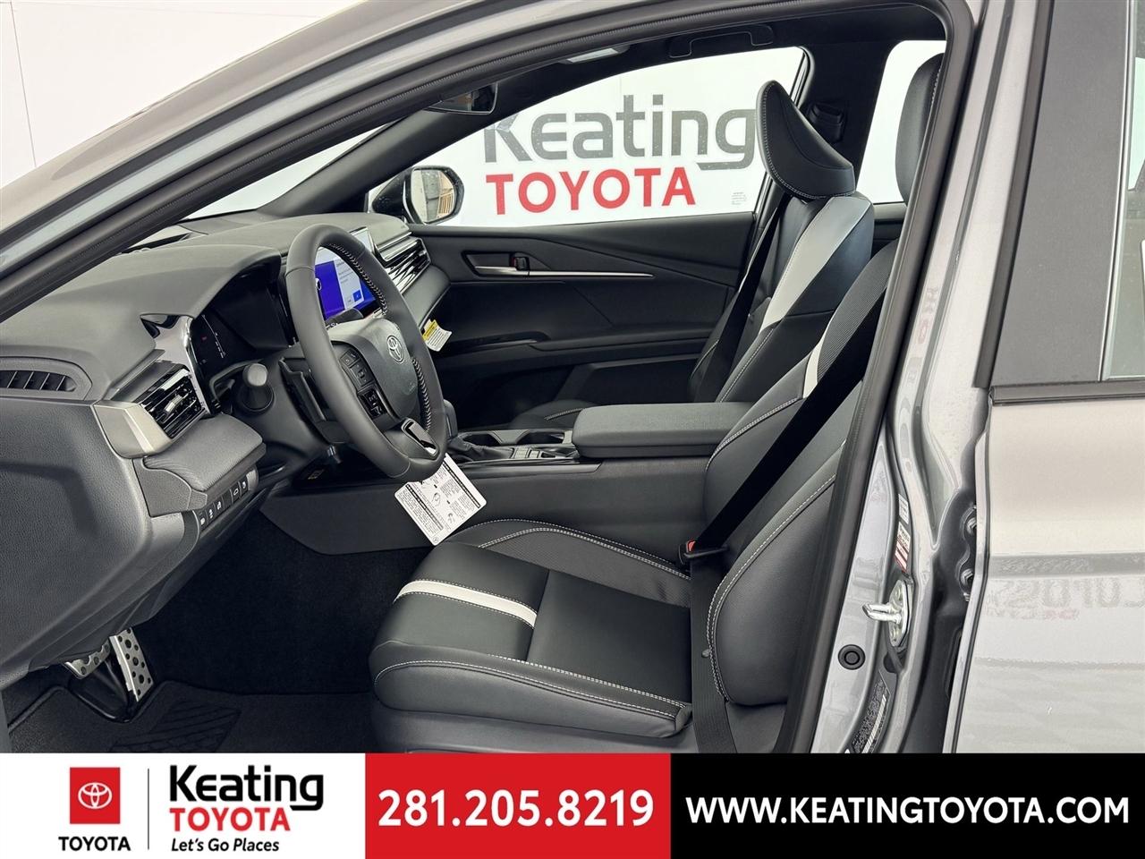 Toyota Camry Hybrid XLE 2026