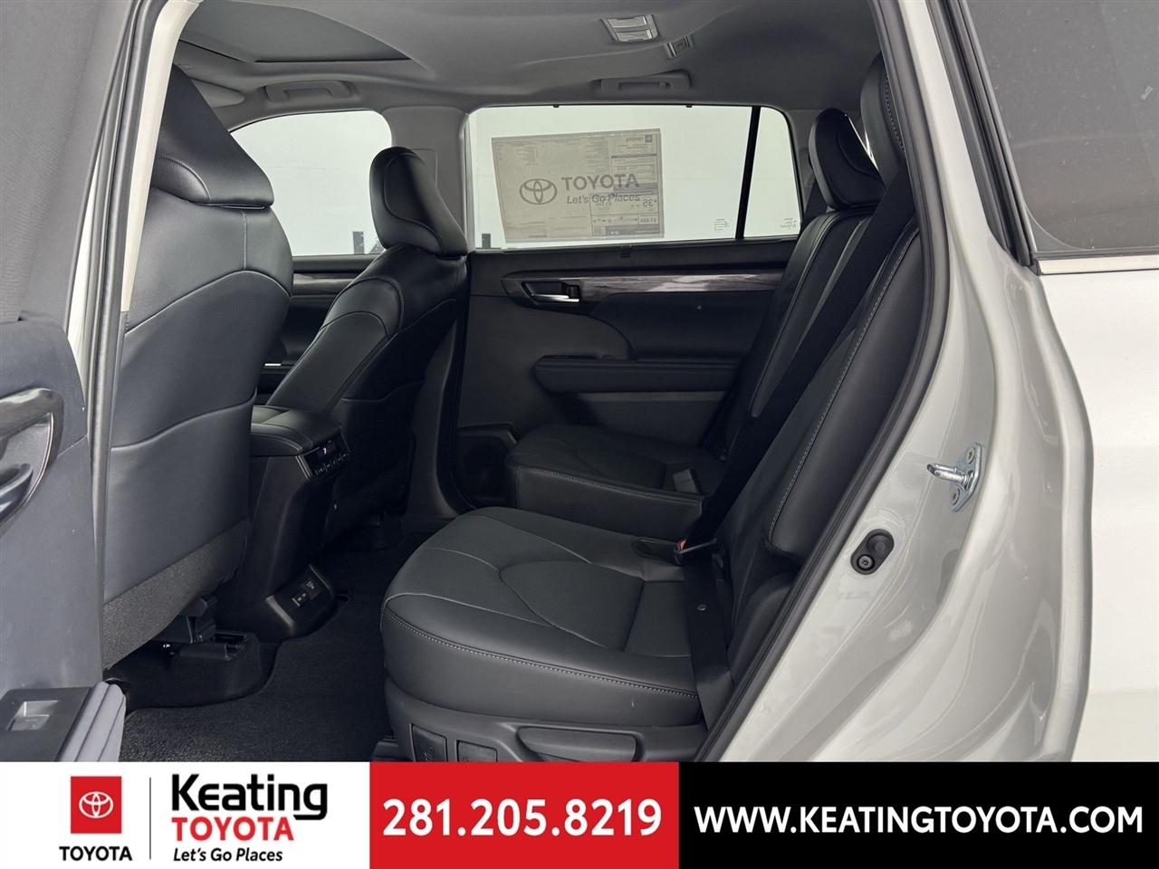 Toyota Highlander Hybrid Limited AWD 2026