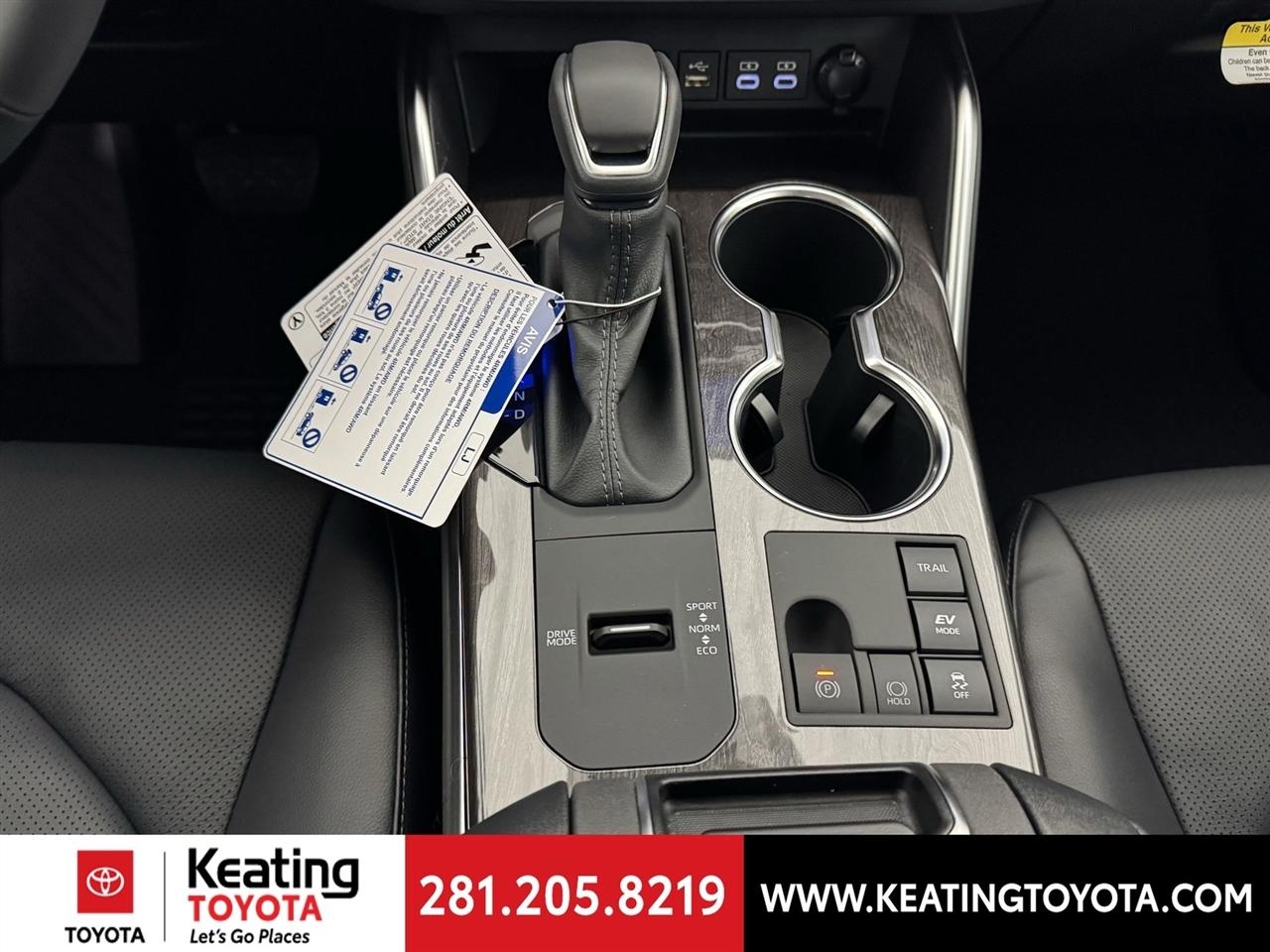 Toyota Highlander Hybrid Limited AWD 2026