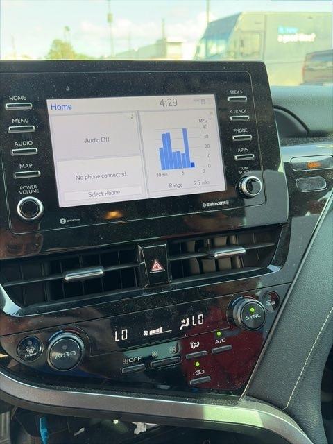 Toyota Camry SE 2022