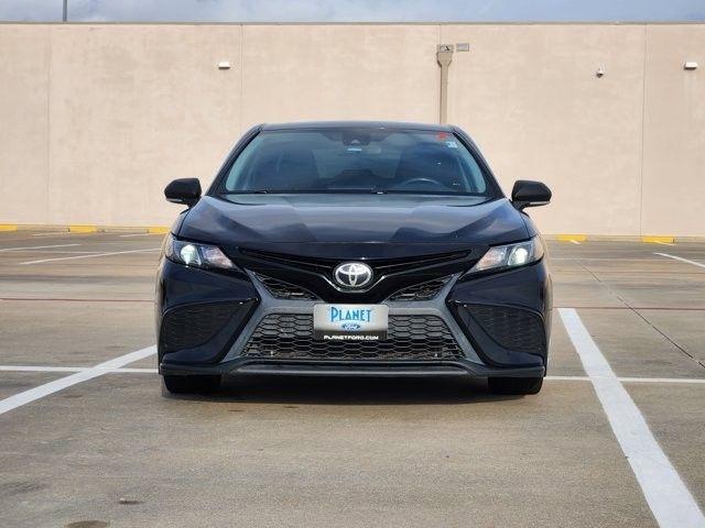 Toyota Camry SE 2022