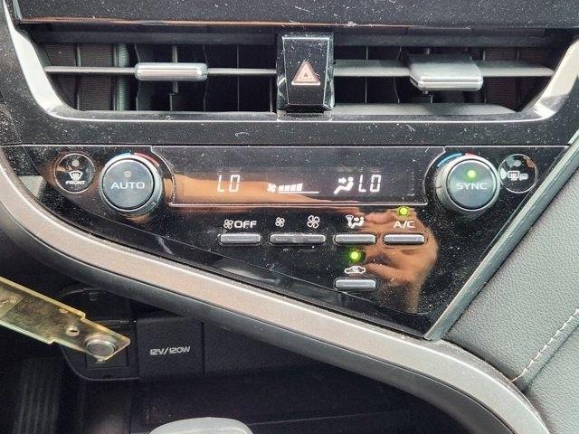 Toyota Camry SE 2022