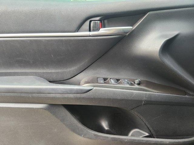 Toyota Camry SE 2022