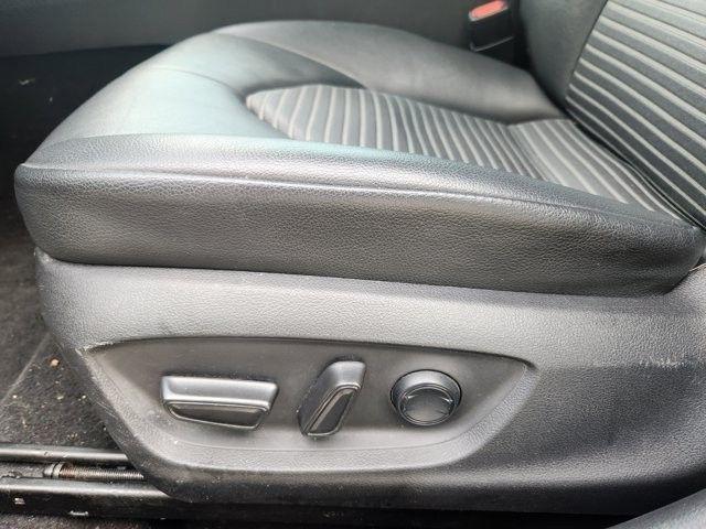 Toyota Camry SE 2022