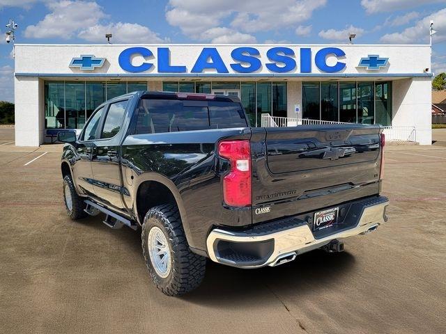 Chevrolet Silverado 1500 LT Crew Cab 4WD 2026