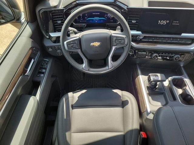 Chevrolet Silverado 1500 LT Crew Cab 4WD 2026