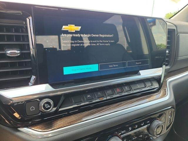 Chevrolet Silverado 1500 LT Crew Cab 4WD 2026