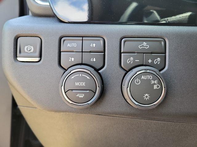Chevrolet Silverado 1500 LT Crew Cab 4WD 2026