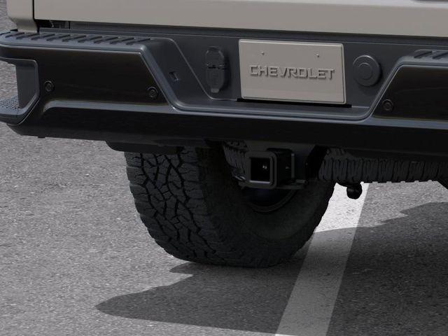 Chevrolet Silverado 2500HD Custom Crew Cab Long Box 4WD 2026