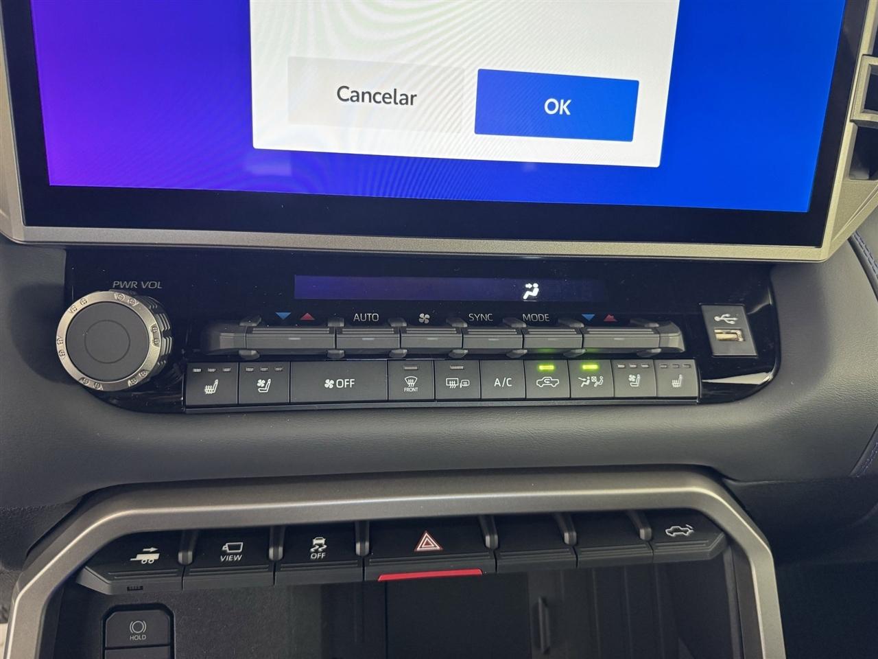 Toyota Tundra Platinum CrewMax 4WD 2026