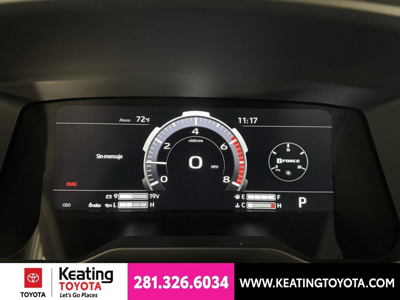 Toyota Tundra Platinum CrewMax 4WD 2026