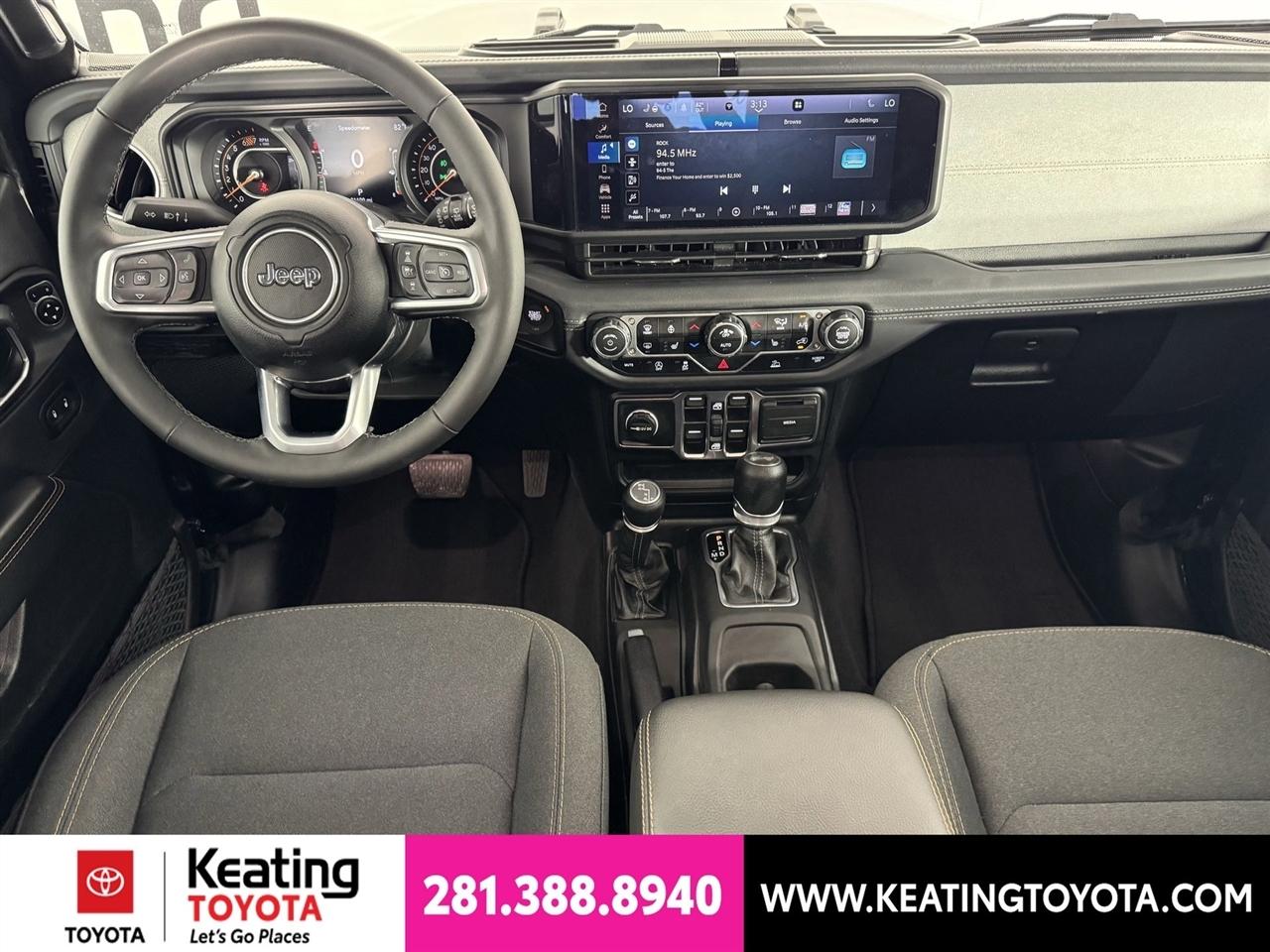 Jeep Wrangler Sahara 2025