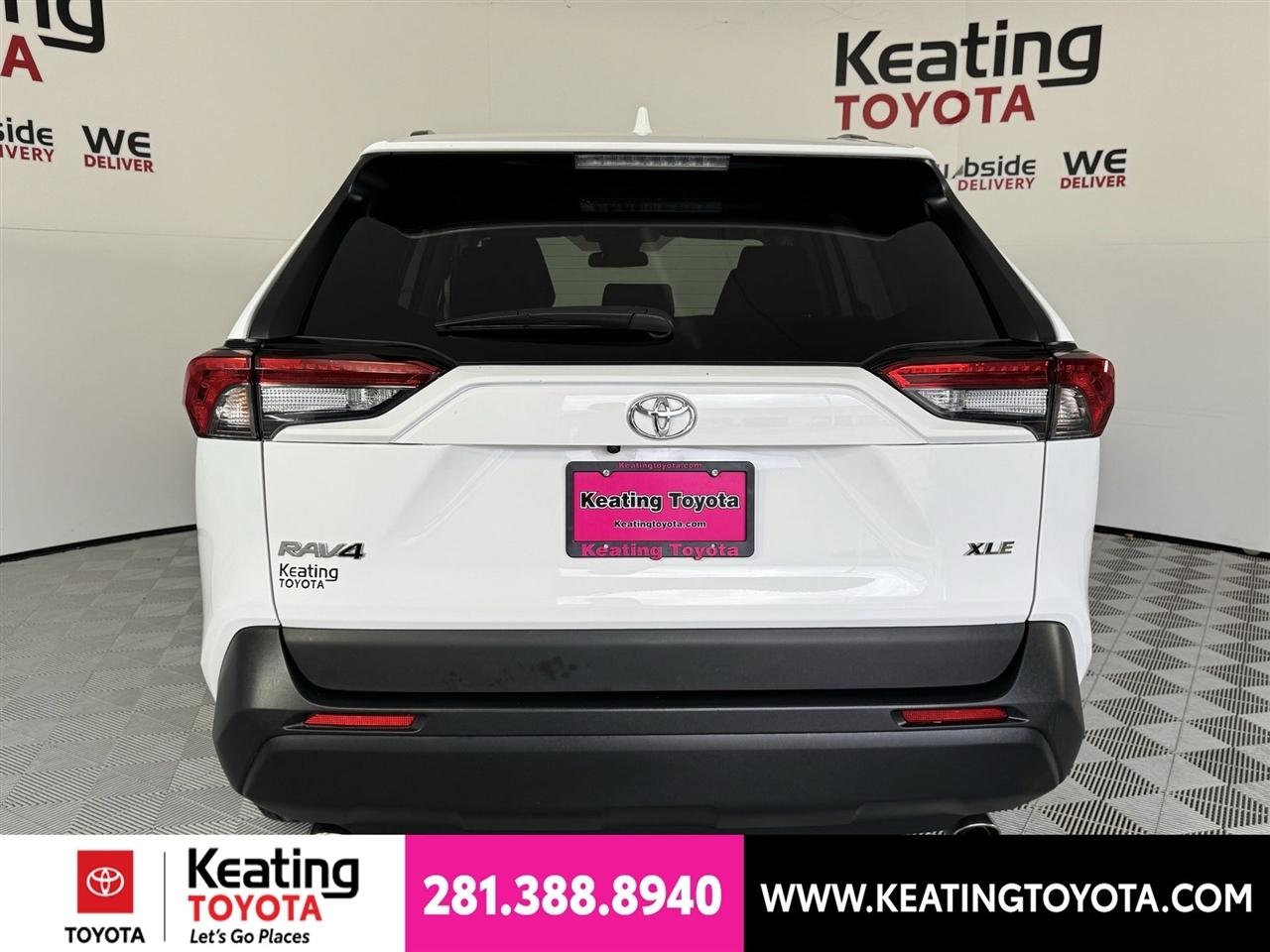 Toyota RAV4 XLE 2025