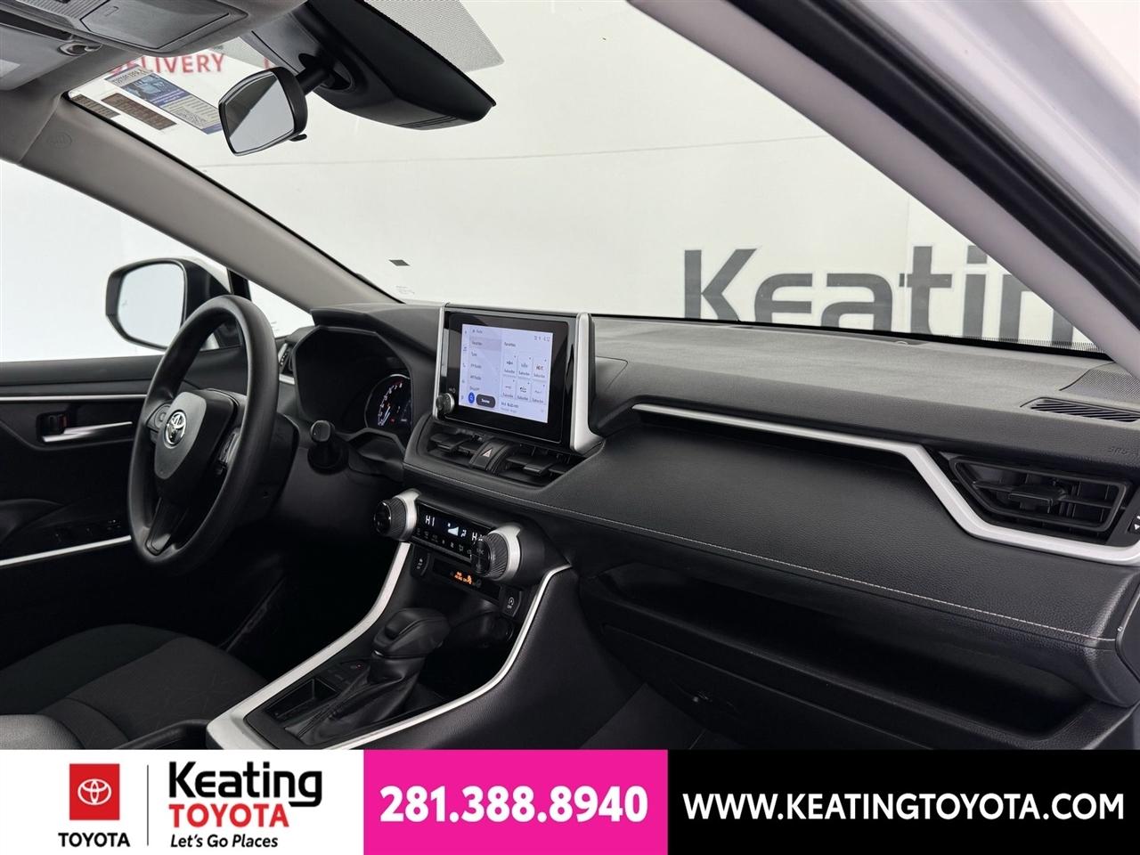 Toyota RAV4 XLE 2025