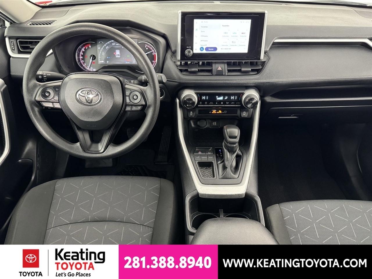 Toyota RAV4 XLE 2025