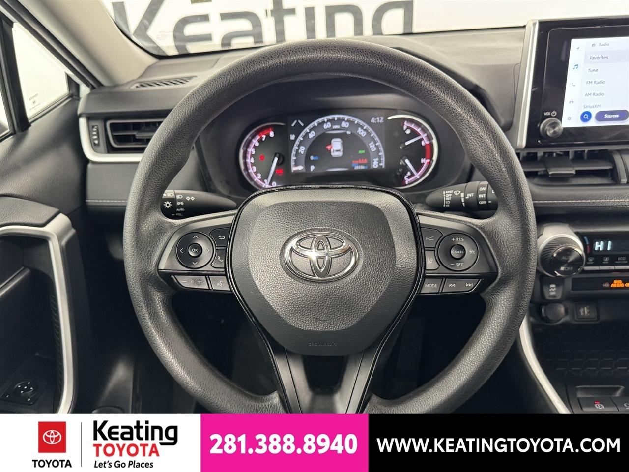Toyota RAV4 XLE 2025