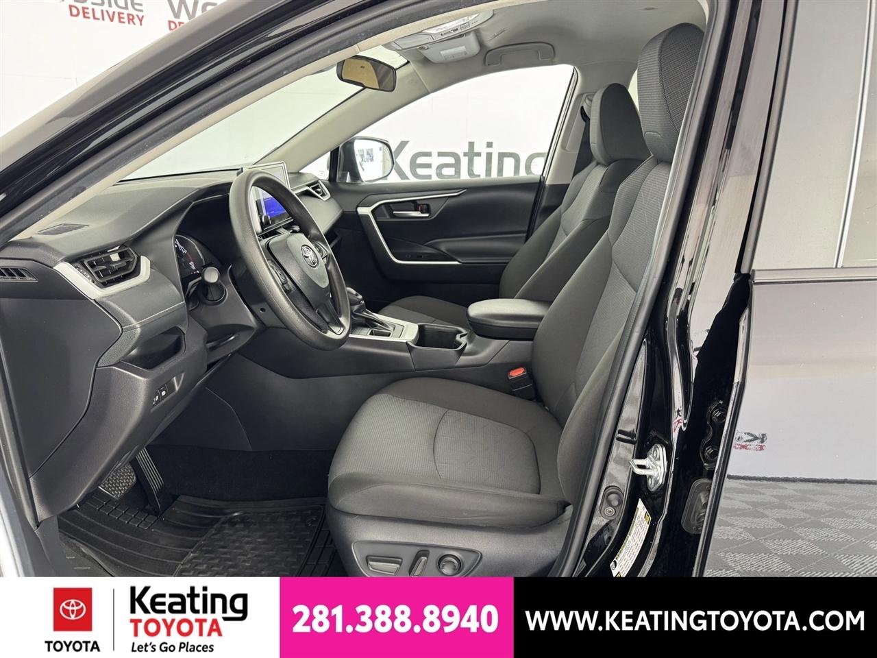 Toyota RAV4 XLE AWD 2025