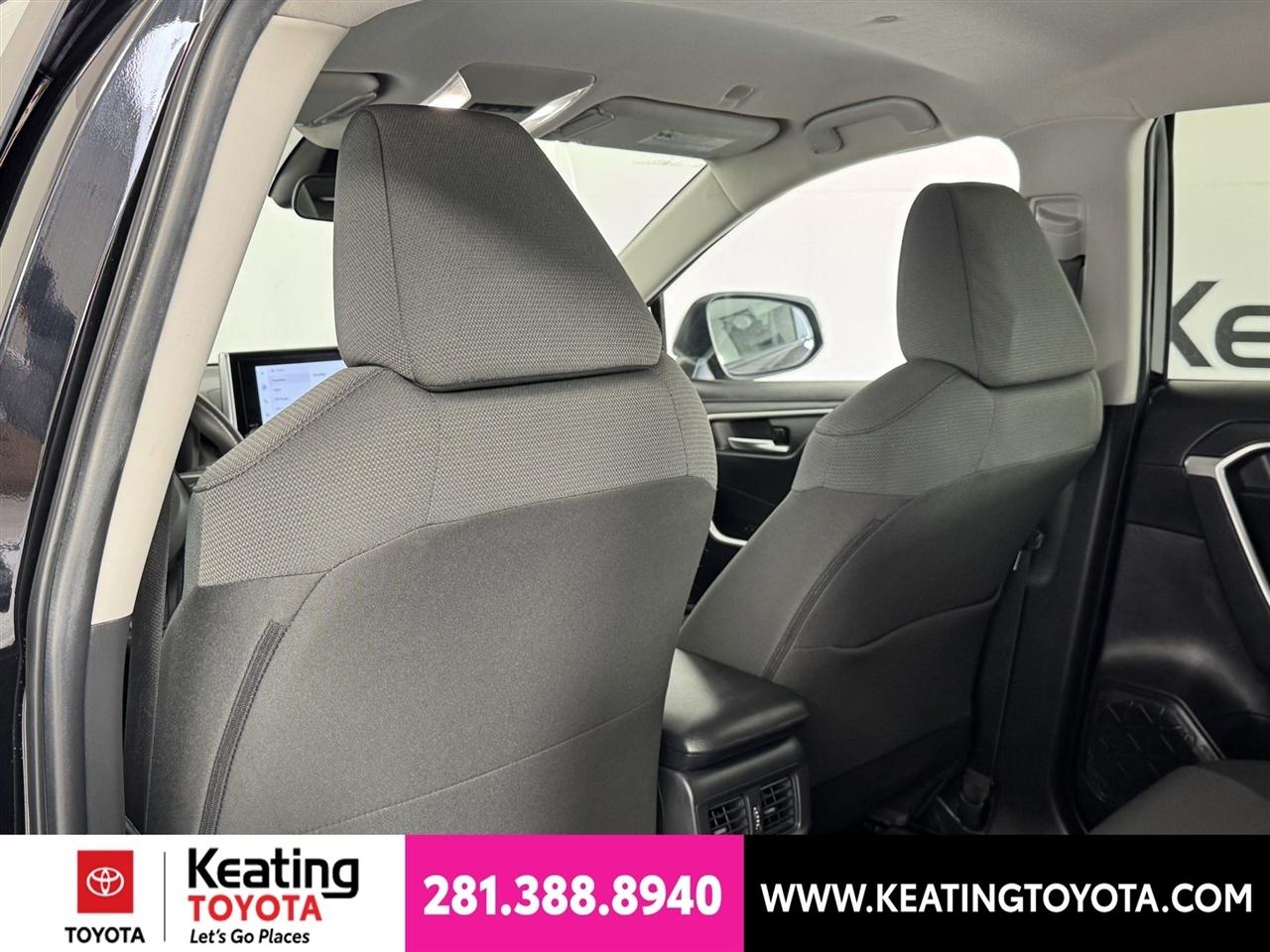 Toyota RAV4 XLE AWD 2025
