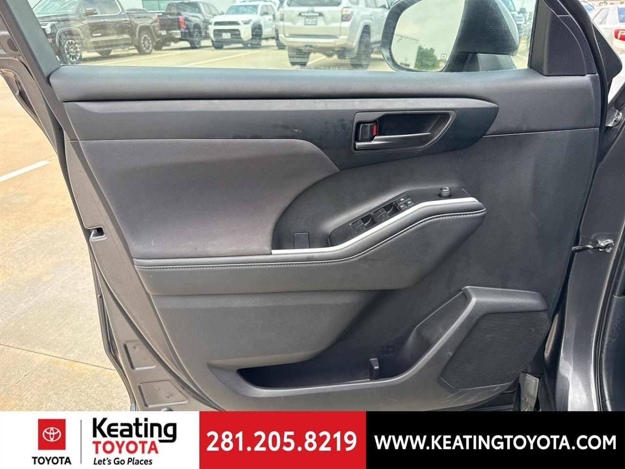 Toyota Highlander XLE 2025