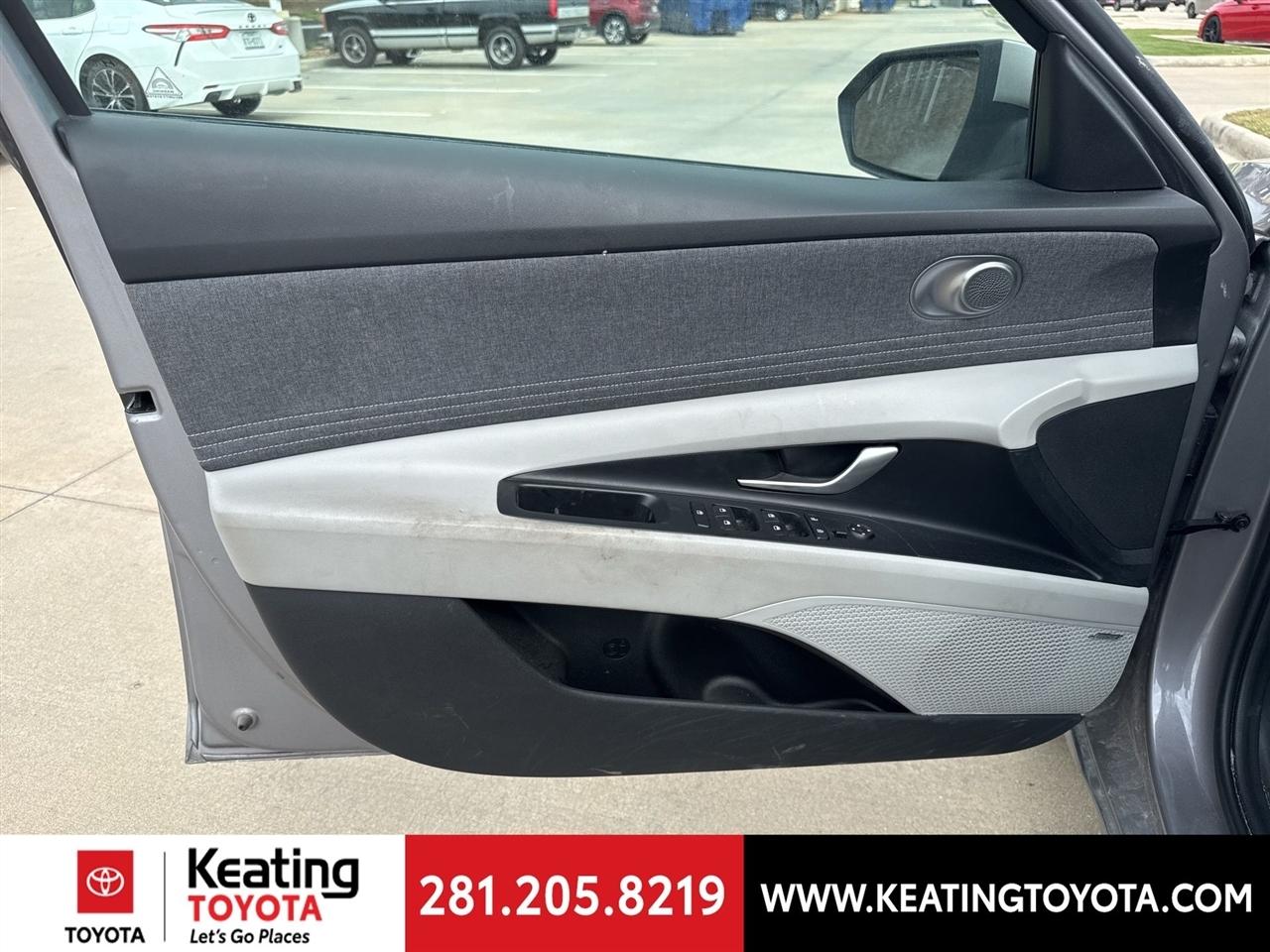 Hyundai Elantra Limited 2025