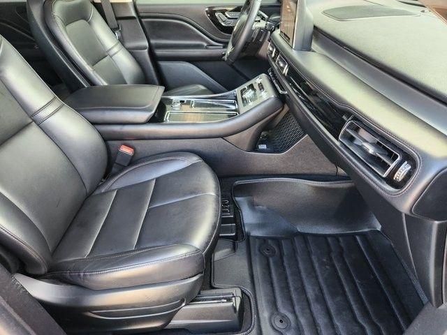 Lincoln Aviator Base AWD 2023