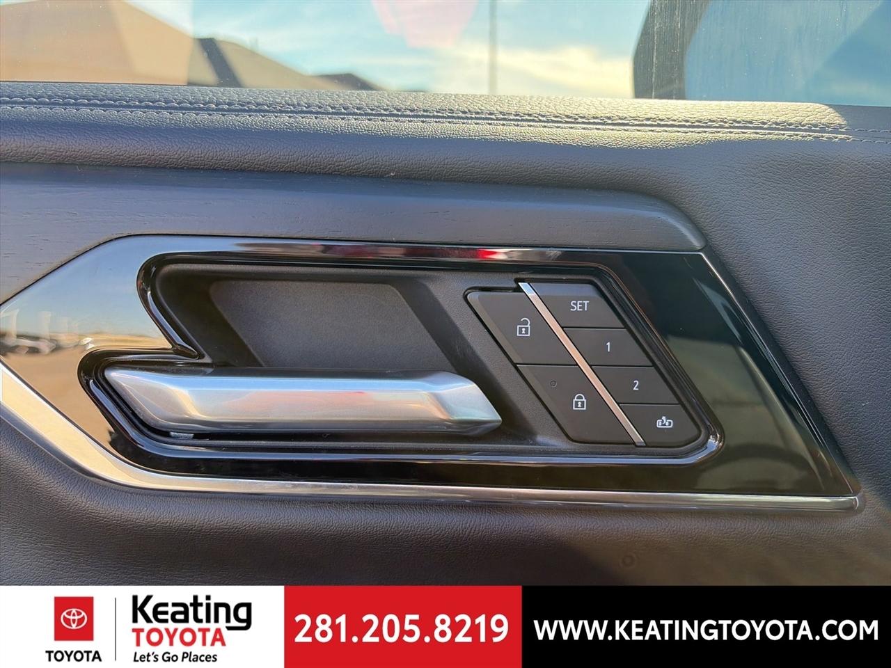 GMC Yukon Denali 4WD 2025