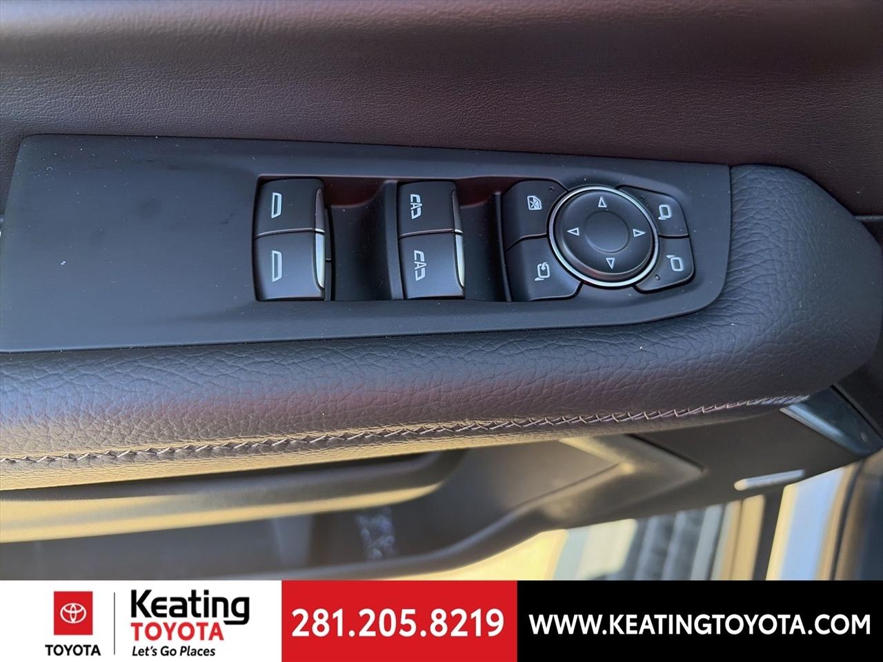 GMC Yukon Denali 4WD 2025