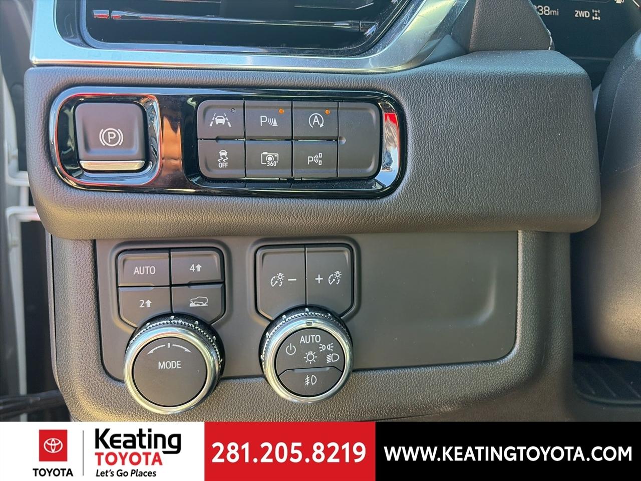 GMC Yukon Denali 4WD 2025