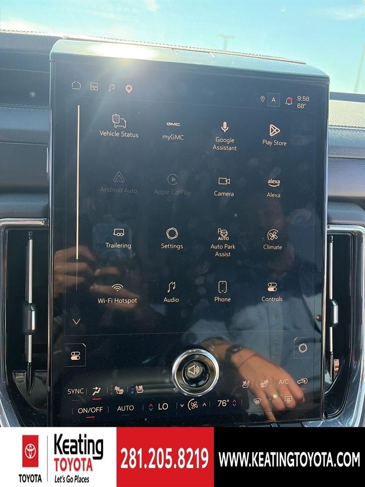 GMC Yukon Denali 4WD 2025