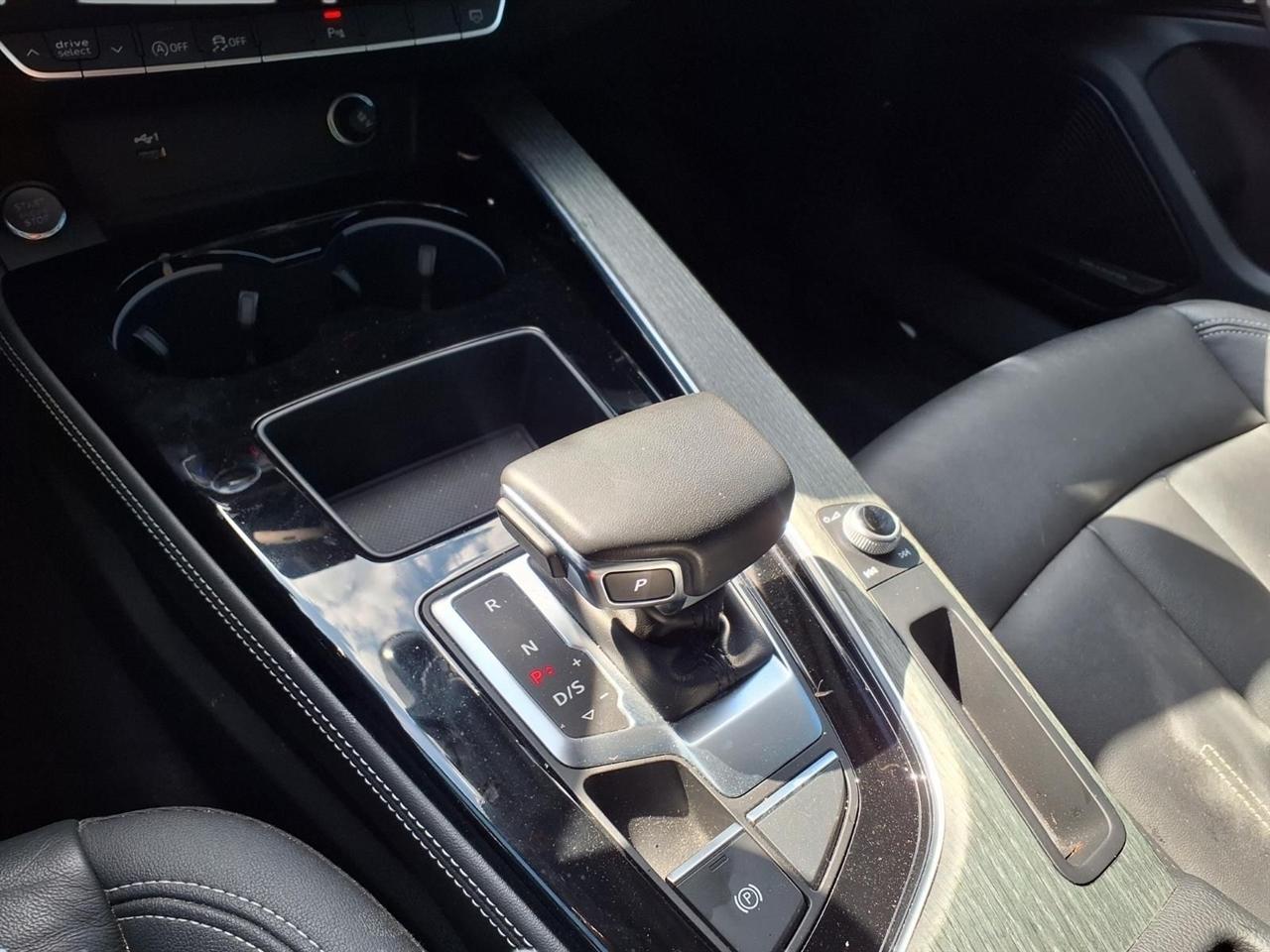 Audi A4 Premium Plus 40 TFSI quattro 2022