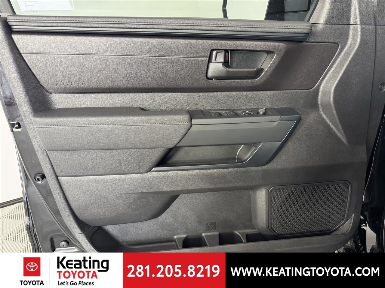 Toyota Tundra SR CrewMax 2WD 2026