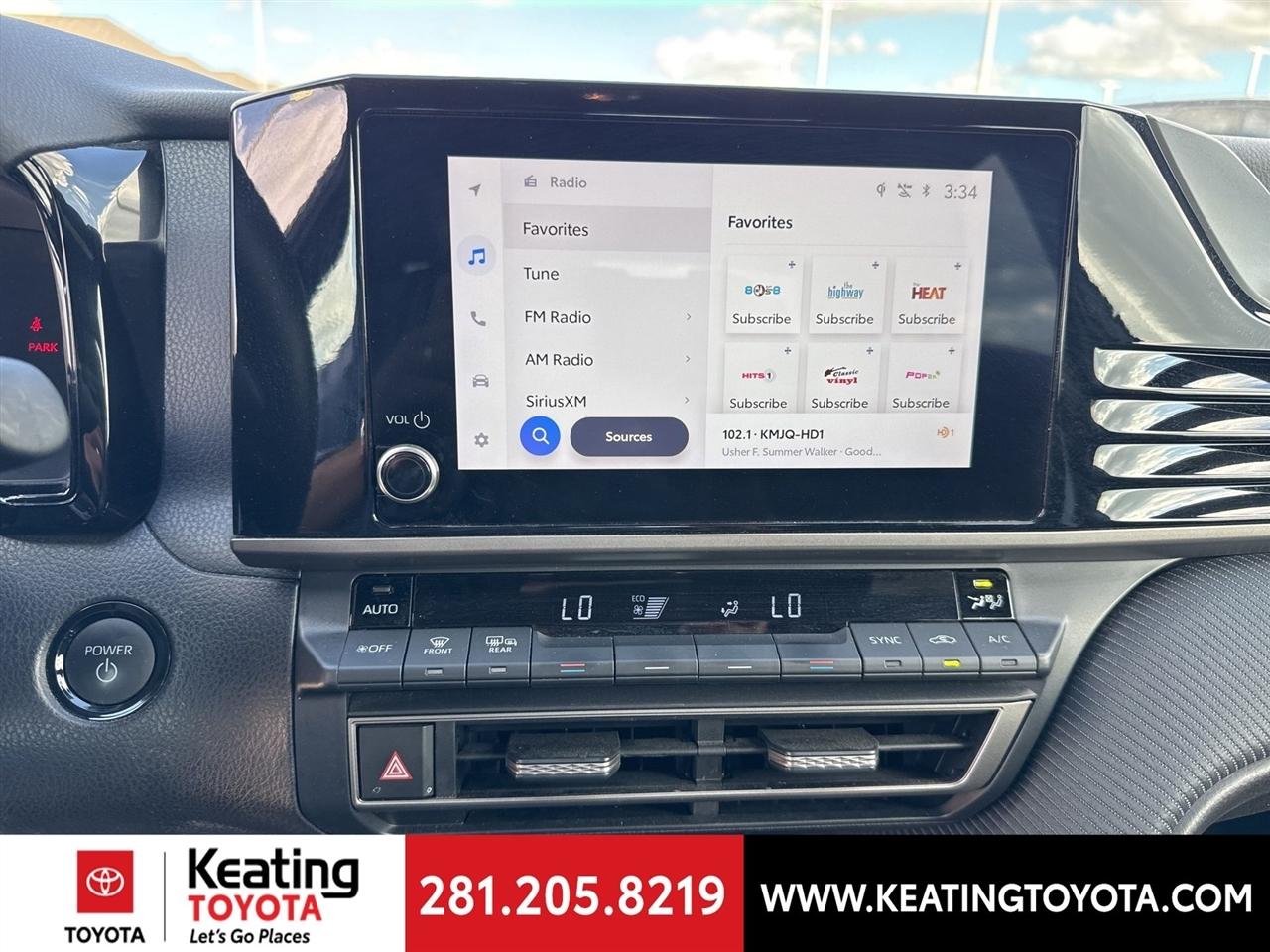 Toyota Camry Hybrid XLE 2025