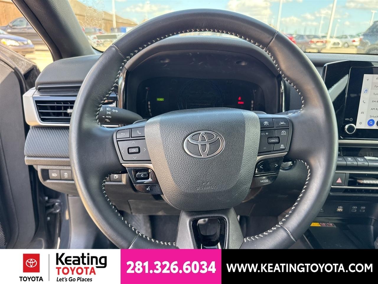 Toyota Camry Hybrid XLE 2025