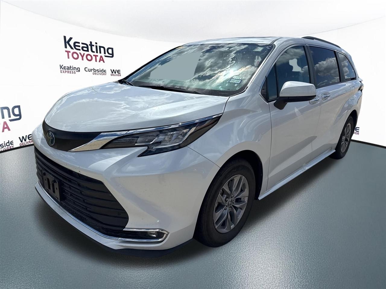 Toyota Sienna XLE 7-Passenger 2024