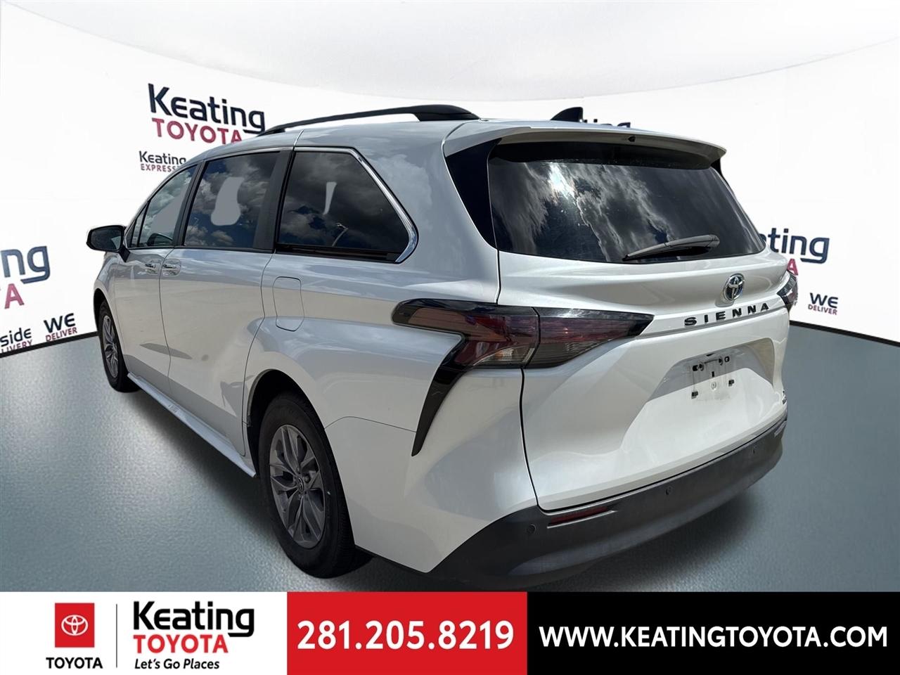Toyota Sienna XLE 7-Passenger 2024