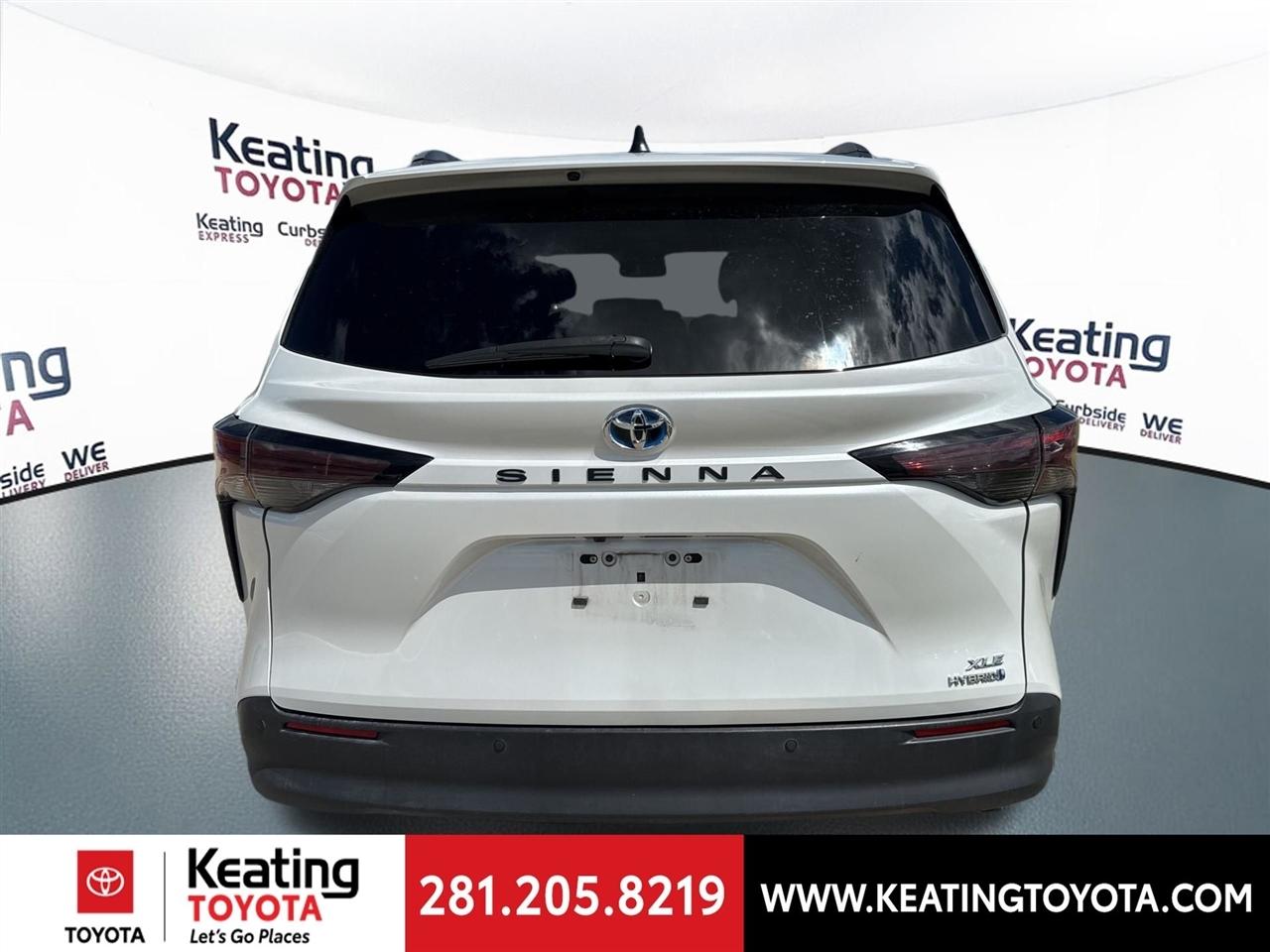 Toyota Sienna XLE 7-Passenger 2024